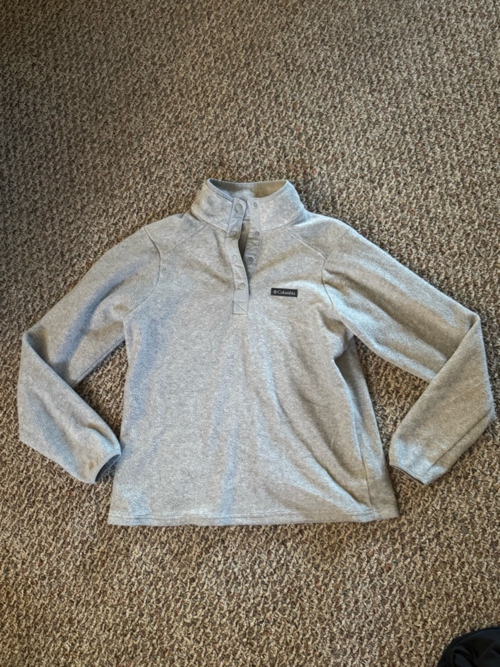 Columbia Light Gray Fleece Pullover with Logo Tag